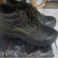 کفش ولباس کار|لباس|فولادشهر, B2|دیوار