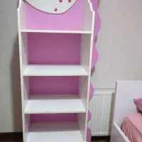 کتابخانه ومیز تحریر