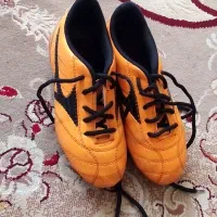 کفش چمنی فوتبال