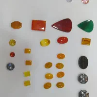 فروش تعدادی سنگ و نگین اتمی
