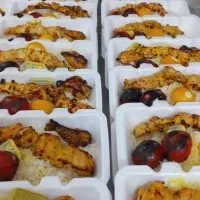 کارگرساده و کمک آشپز نیازمندیم