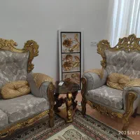 با سلام یک دسته مبل سلطنتی تمیز