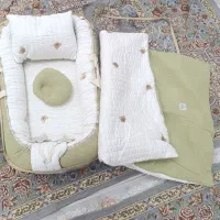 تعدادی وسایل نوزاد