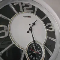 ساعت دیواری بسیار تمیز|ساعت دیواری و تزئینی|سمنان, |دیوار