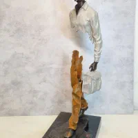 مجسمه برنزی کار ظریف