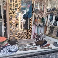 فروشنده شال و روسری
