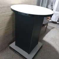 میز گرد برا ی چیندن وسایل تزئین و غیره