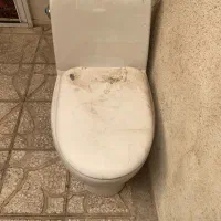 توالت فرنگی درحدنوفقط خاک گرفته