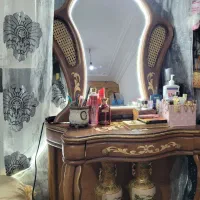 تخت خواب همراه میز آرایش و پاتختی