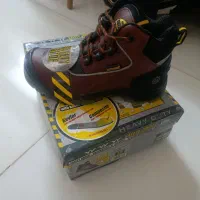 کفش کار سایز 38کاملا اورجینال کاربرانی نیست