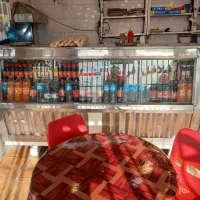 نیازمند‌فروشنده خانم‌درمغازه