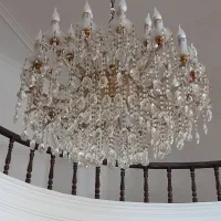 لوستر خیلی بزرگ