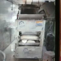 کارگر ساده کار در نانوای