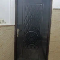 در ورودی و درضدآب سرویس بهداشتی با چهار چوب 2 تومن