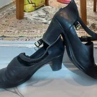 یک جفت کفش چرم اصلی زنانه