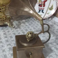 ماکت گرامافون تمام برنجی قدیمی