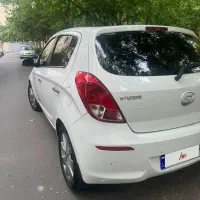 هیوندای i20