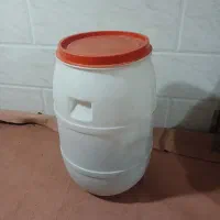 بوشکه پلاستیکی یا دبه ۱۴۰ لیتری