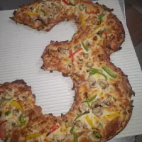 پیتزا عدد جهت تولد