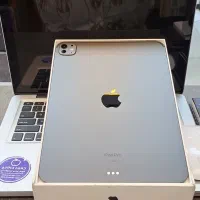 آیپد پرو m4 مشکی ۲۵۶ ۱۱ اینچ ۱۰ ماه گارانتی مونده