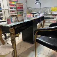 میز ناخن ۲ نفره با شیشه