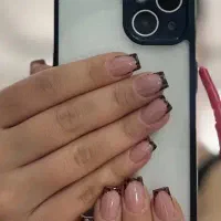 خدمات کاشت ناخن