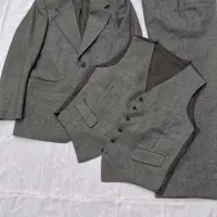 چند دست کت و شلوار مردانه در حد نو