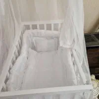 گهواره چوبی .یک ماه استفاده شده