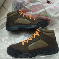 فروش نیم بوت خارجی اصل به صورت تکی وعمد|کیف، کفش، کمربند|خواف, |دیوار