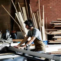 استخدام نیروهای سنباده، وکیوم و زیر کار و رنگ