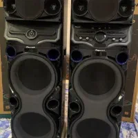 یک جفت اسپیکر رکسون آکبند