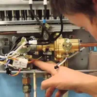 نصب تعمیر سرویس انواع پکیج ابگرمکن شوفاژ