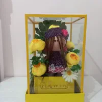 باکس شیشه‌ای گل و عروسک روسی زیرقیمت|گل مصنوعی|شیراز, عادل آباد|دیوار