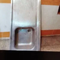 سینک ظرفشویی سالم و تمیز