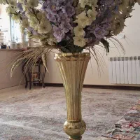 گلدان و گل مصنوعی زیبا