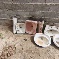 تعدادی سنگ روشویی (به صورت تکی هم فروخته می‌شود)