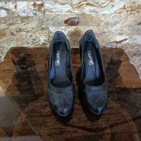 همه کفشا درحد نو میباشد