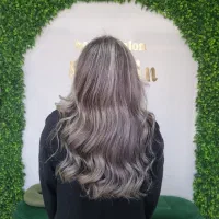 خدمات رنگ مو شینیون و ناخن و فیبروز