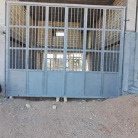 درب و پنجره کارگاهی ساختمانی