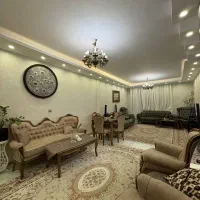 ۹۰ متر خوش نقشه طبقه چهارم با انباری و بالکن بزرگ