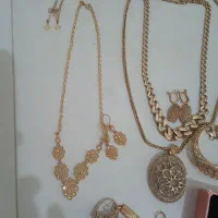 طلا شامل سرویس و نیم ست و سایر، فروش فوری، 5درصد|جواهرات|بجنورد, |دیوار