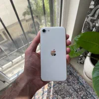 Iphone SE 2022 در حد نو