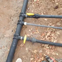 اجرای آبیاری قطره ای