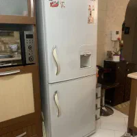 یخچال آیسان