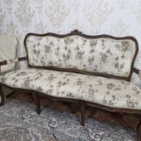 مبل سلطنتی ۷ نفره و یک میزبان