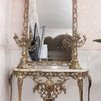 آینه شمعدان و میز تلفن و ساعت برنز