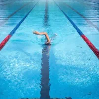 منشی باشگاه اقا در گلسار