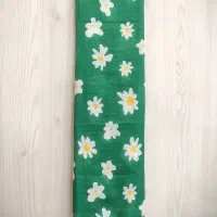 تعدادی شال و روسری