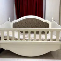 تخت و کمد کودک