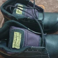 کفش ایمنی سایز ۴۲ و ۴۳